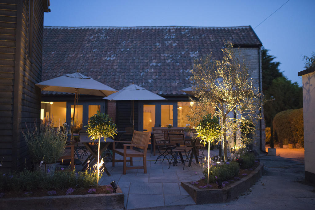 The White Hart Hotel Somerton  Buitenkant foto