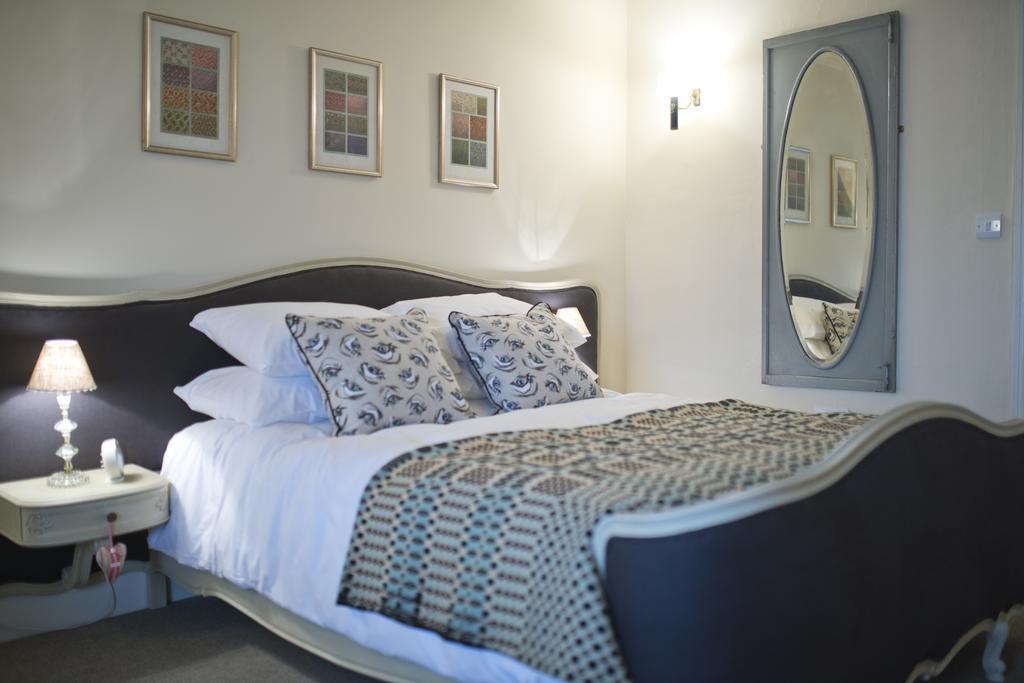 The White Hart Hotel Somerton  Kamer foto