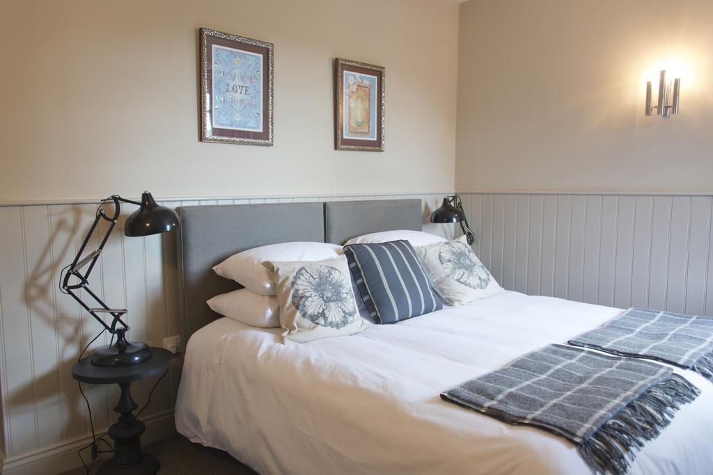 The White Hart Hotel Somerton  Kamer foto