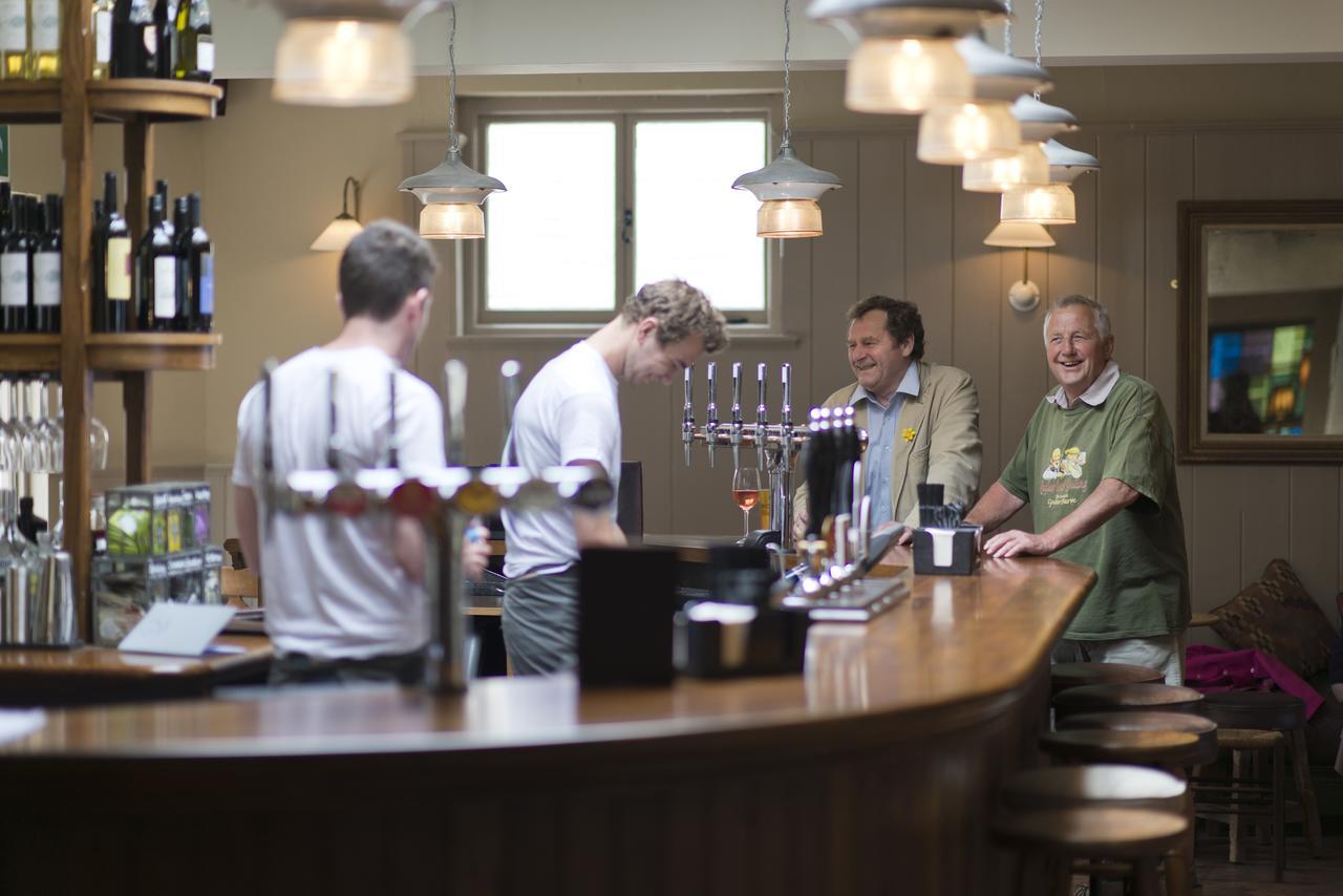 The White Hart Hotel Somerton  Buitenkant foto