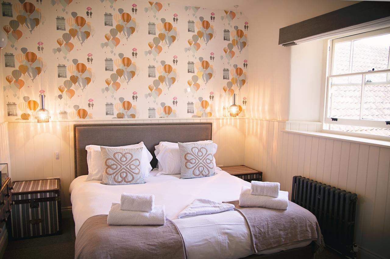 The White Hart Hotel Somerton  Buitenkant foto