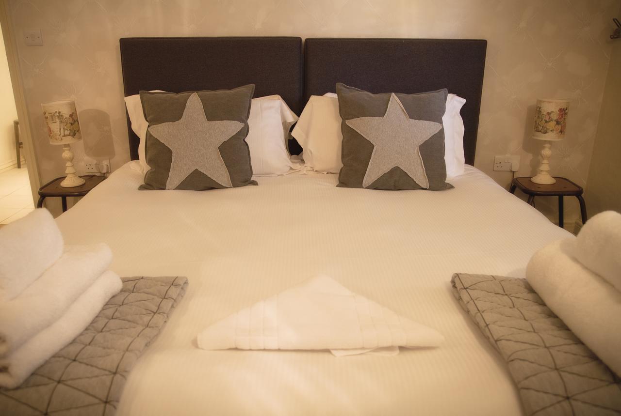 The White Hart Hotel Somerton  Buitenkant foto