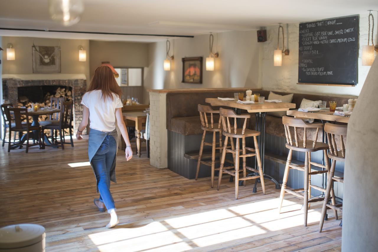 The White Hart Hotel Somerton  Buitenkant foto